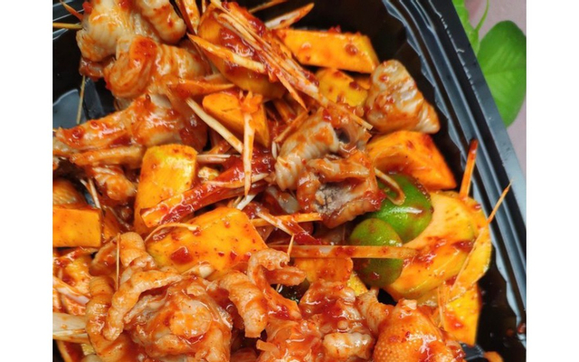 chan-ga-sa-tac-sot-thai-bep-nha-kem-kinh-duong-vuong