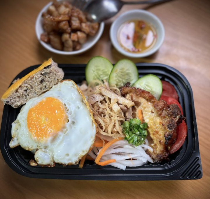 com-tam-thien-quan-com-tam-top-mo-chan-hung