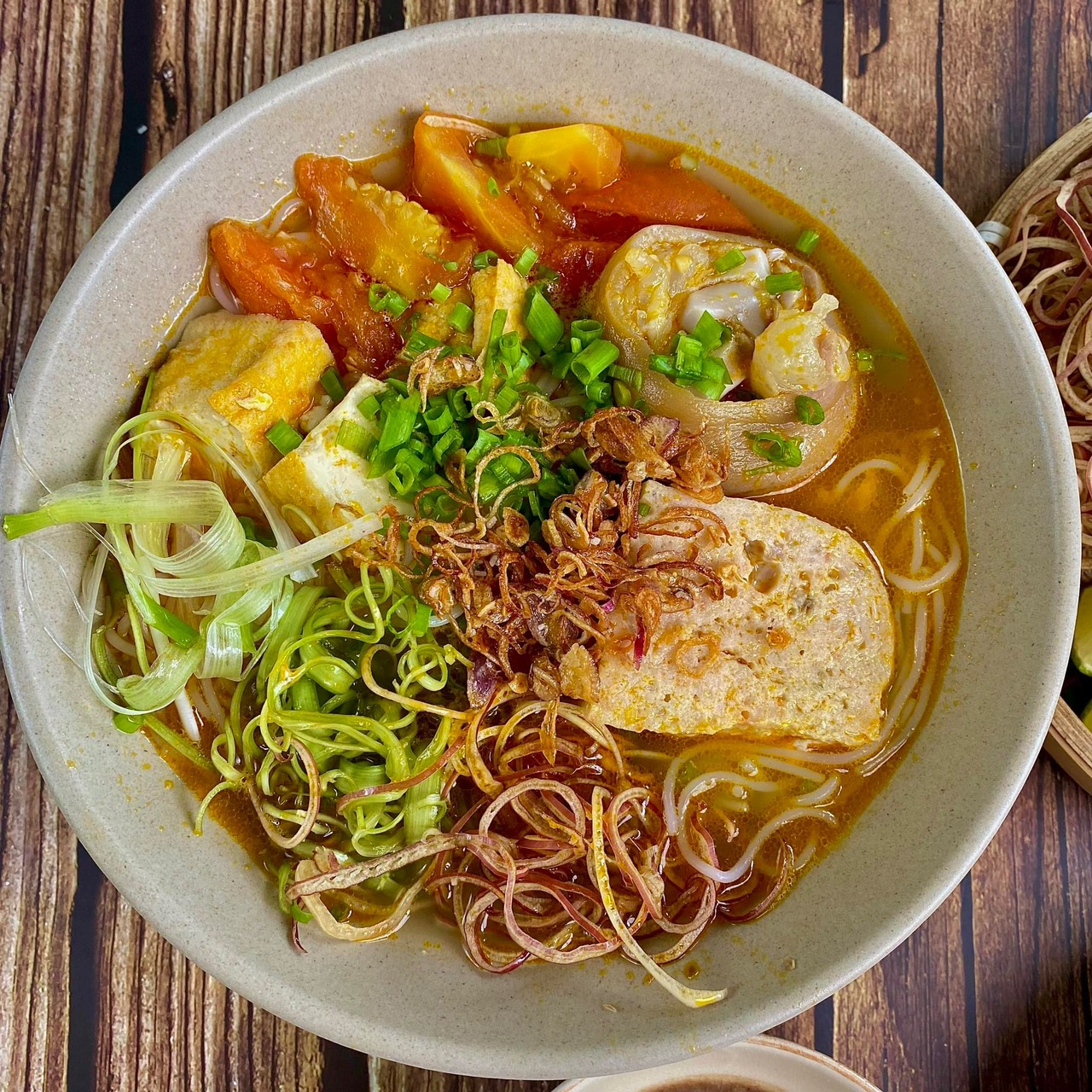 Yến-Vy-Quán---Bún-Bò-&-Bún-Riêu---Đường-Số-5