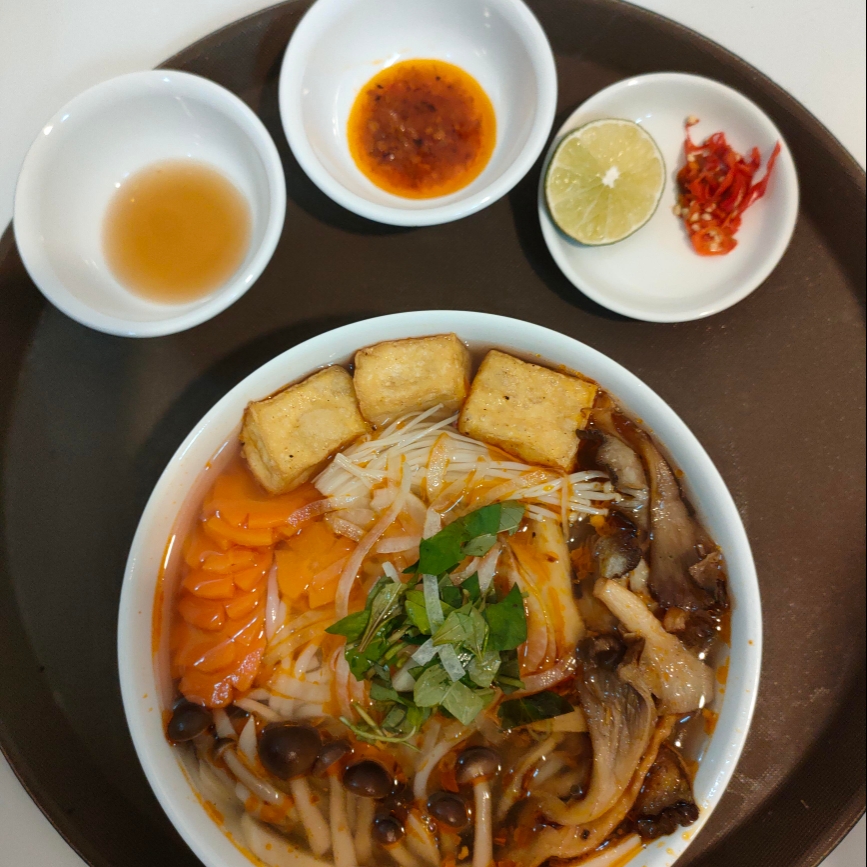 nha-hang-chay-tabaha-nguyen-thuong-hien