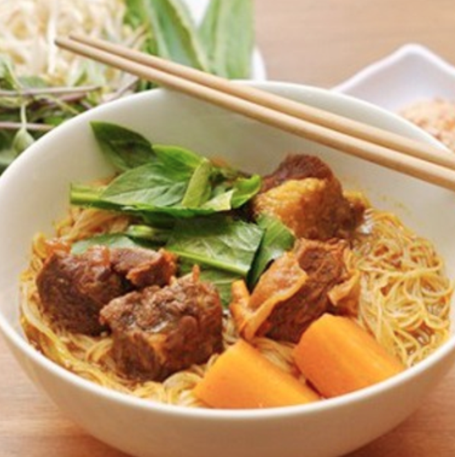 chi-van-hu-tieu-banh-mi-bo-kho-phan-chu-trinh