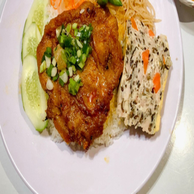 co-lai-com-tam-bun-thit-nuong-le-uc-tho