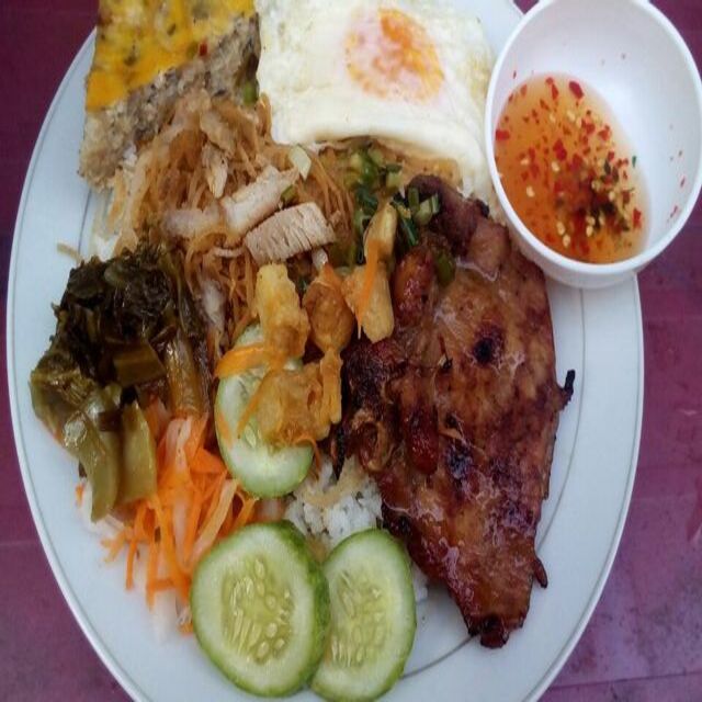 com-tam-dung-hoang-hoa-tham