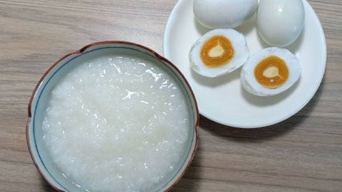 chao-trang-la-dua-3-kha-van-can