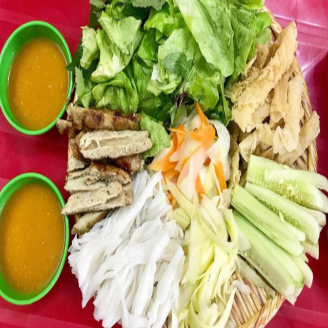 co-muoi-nem-nuong-nha-trang-le-van-viet