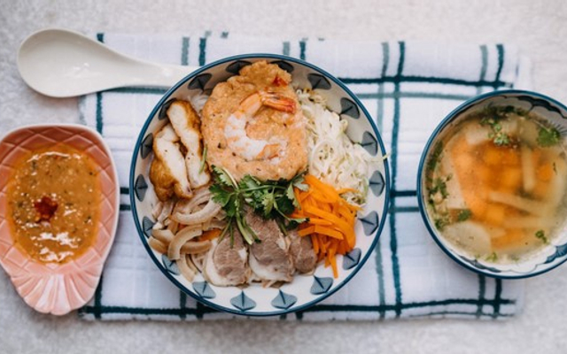 bun-quay-kho-khai-tac-cach-mang-thang-8