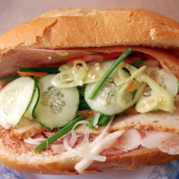 chi-dung-banh-mi-an-vat-chu-manh-trinh