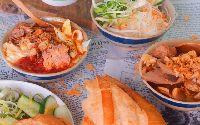 banh-mi-cham-hung-tubes-nam-ky-khoi-nghia