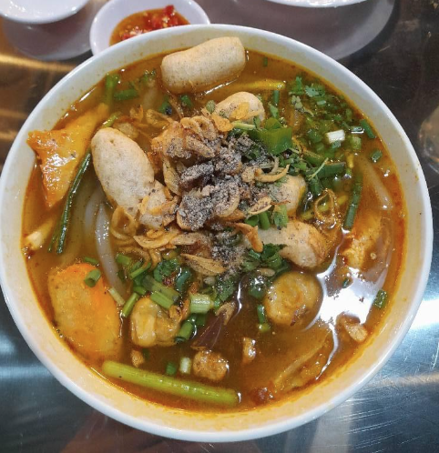 banh-canh-cua-co-muoi-cho-lon-rach-bung-binh