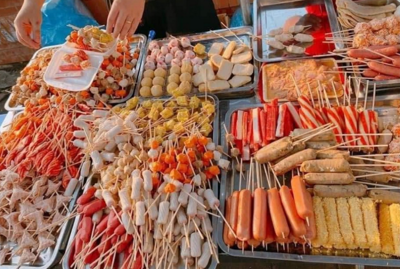 bang-lang-quan-mi-tron-indomie-nuoc-ep-trung-tu