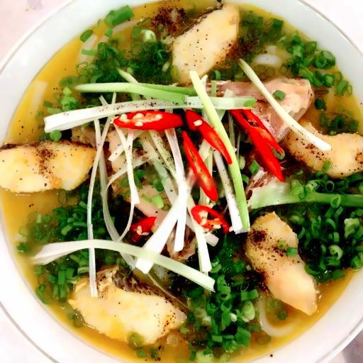uyen-banh-canh-ca-loc-chung-cu-319-ly-thuong-kiet