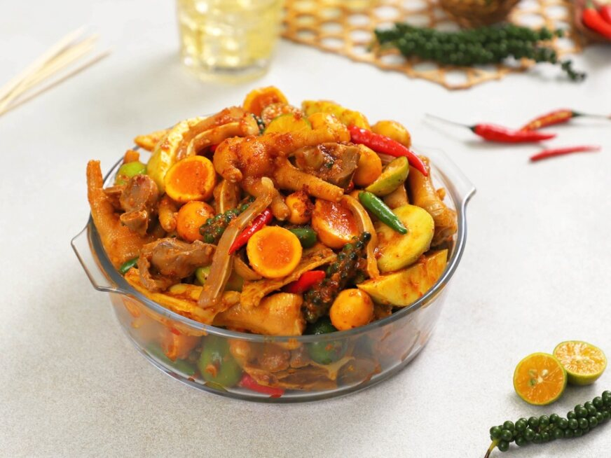 Trứng gà non sốt thái