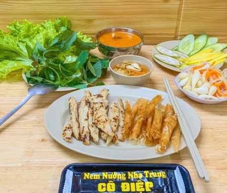 nem-nuong-nha-trang-co-iep-khanh-hoi