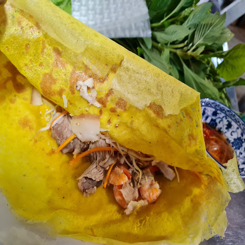 truong-an-2-banh-xeo-mien-tay-an-duong-vuong