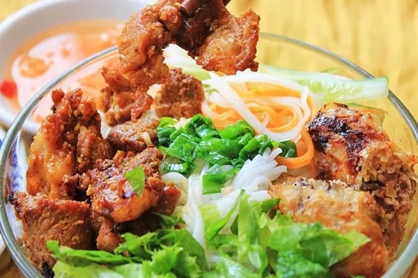 bun-thit-nuong-ken-quan-uong-6