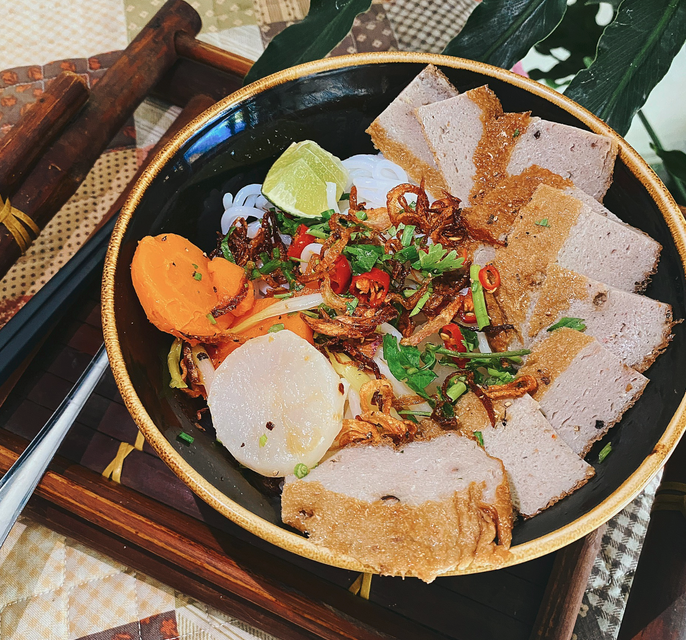 banh-canh-cha-ca-co-loan-ha-huy-giap