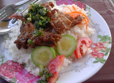 com-binh-dan-168-xom-at