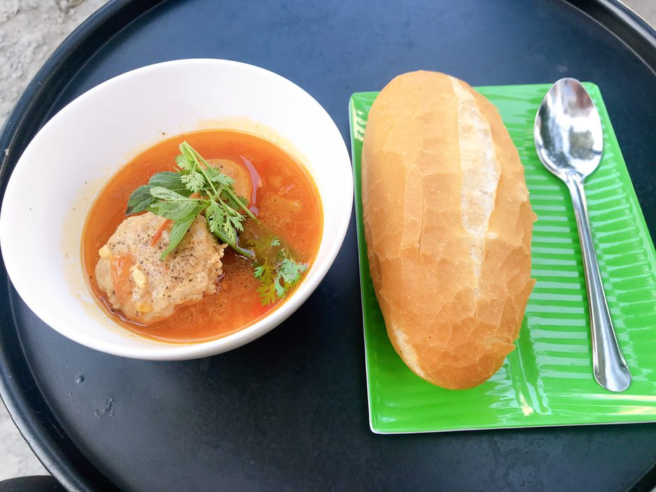 eden-coffee-banh-mi-xiu-mai-ten-lua