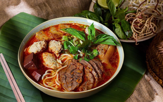 bun-bo-hue-ema-cau-dien