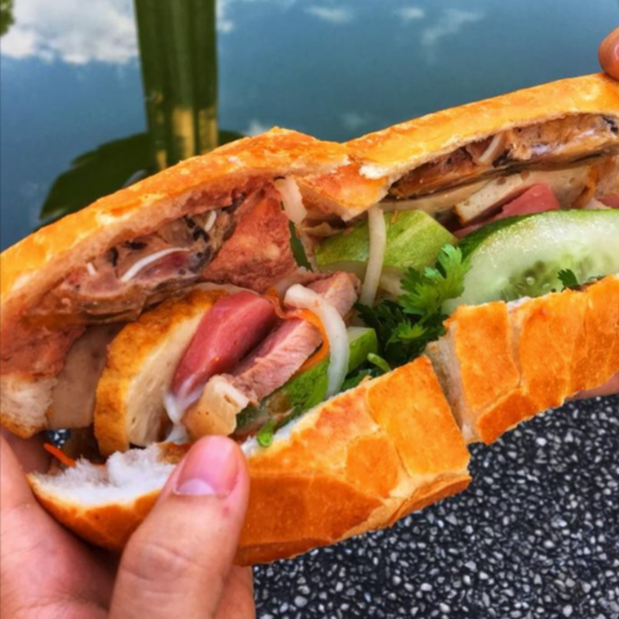 banh-mi-nem-cha