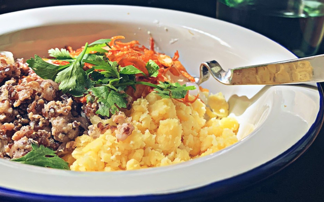 banh-uc-co-phung-phan-tay-ho