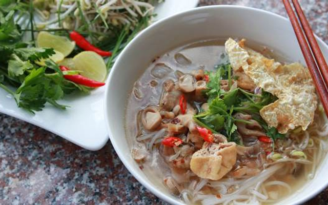 Hủ-Tiếu-Chay-&-Chè-Thập-Cẩm---Trần-Xuân-Soạn