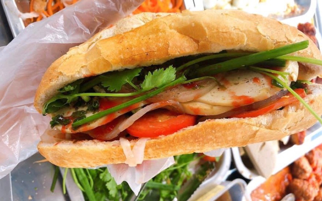 banh-mi-ha-noi-chinh-hieu-banh-mi-thit-le-uc-tho