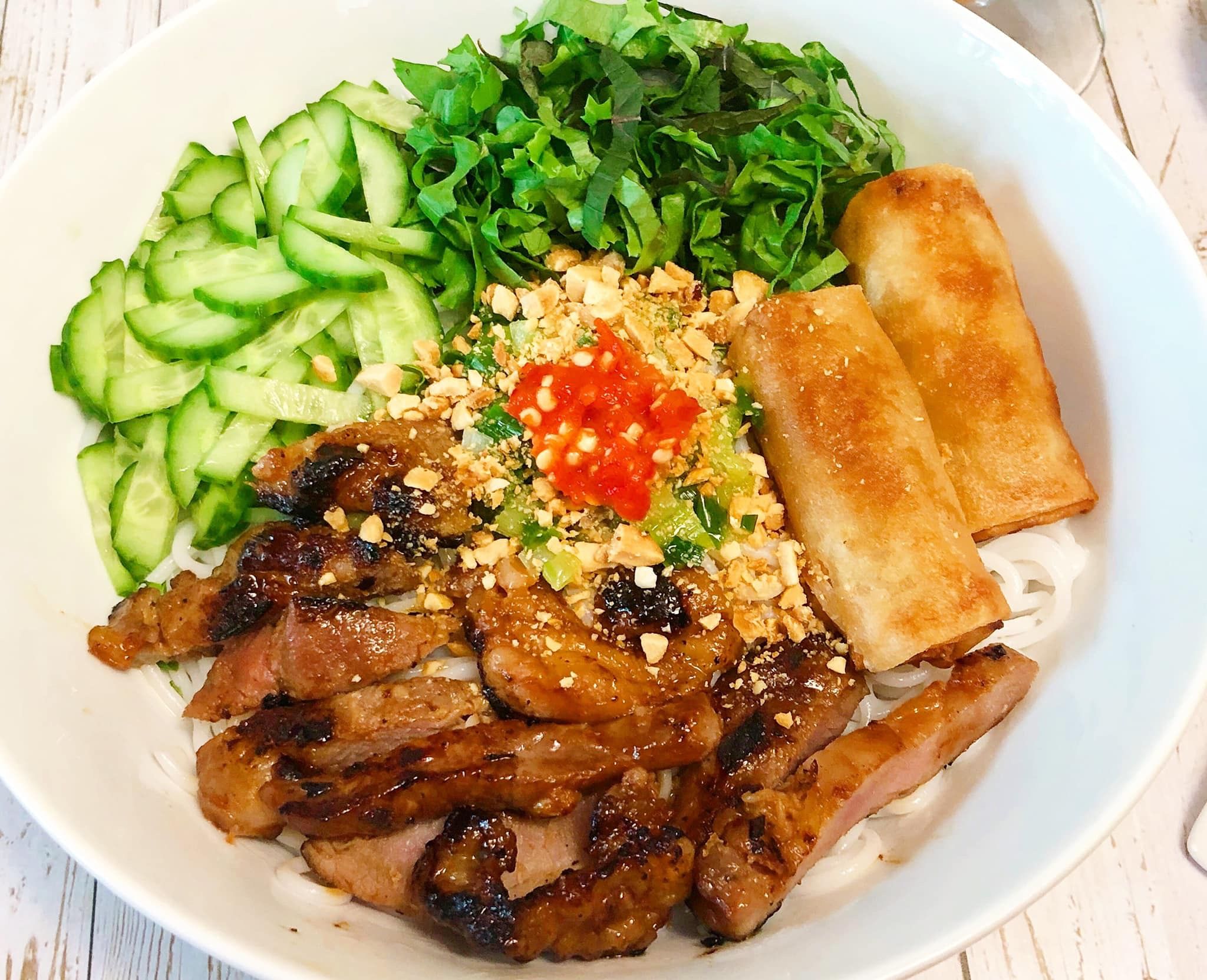 bun-thit-nuong-bi-o-ly-chieu-hoang