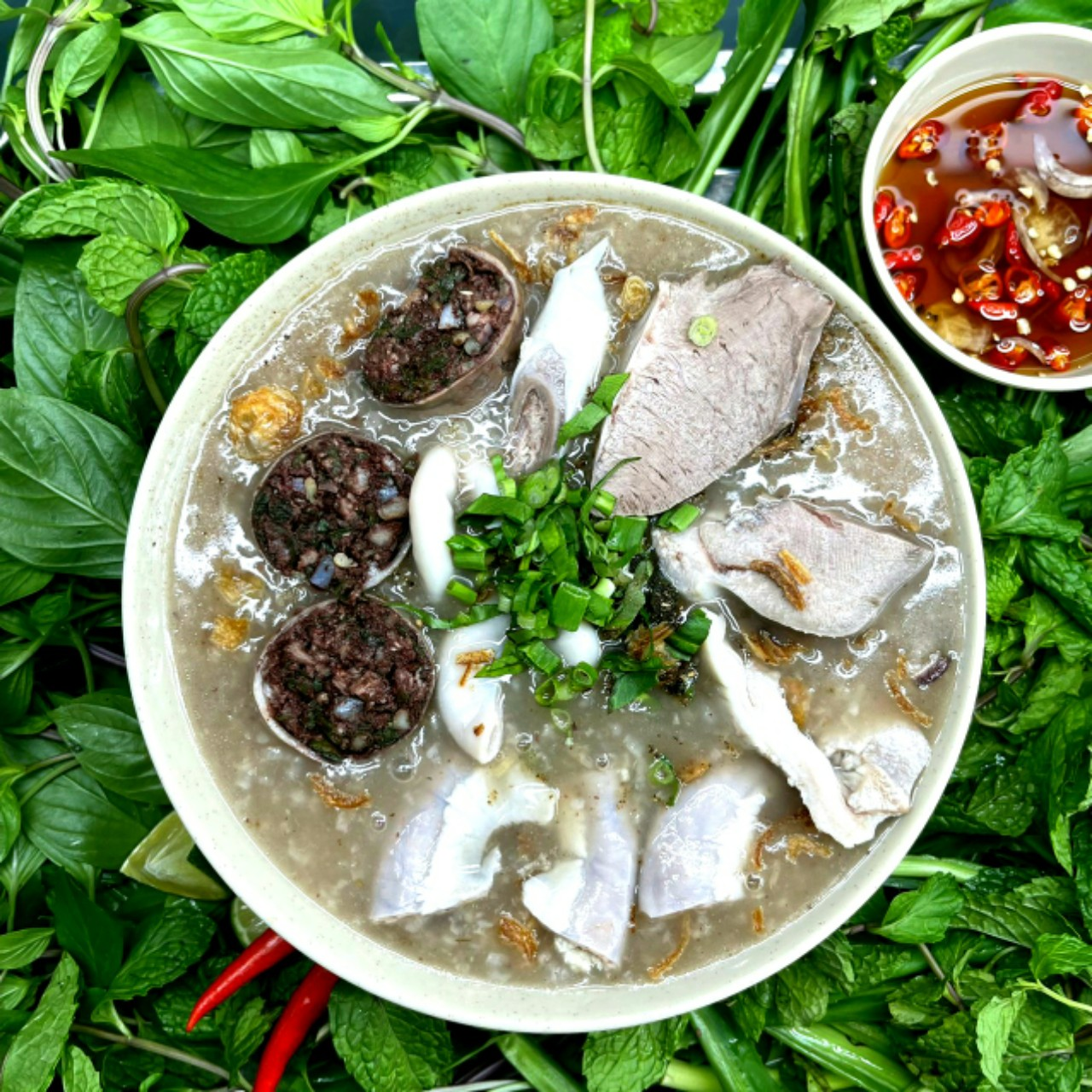 chao-long-18a-nam-inh-quoc-lo-13