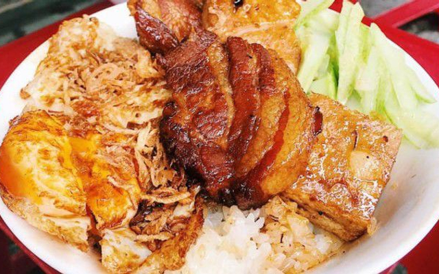 bo-con-quan-banh-cuon-nong-xoi-thit-ngo-thinh-hao-2