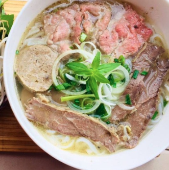 pho-thu-tam-ha-pho-bun-bo-linh-ong