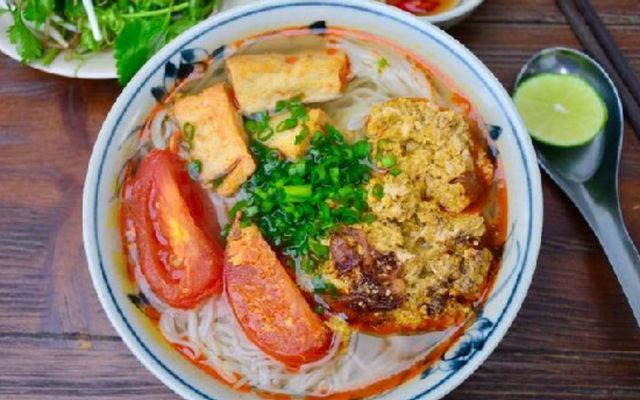 bun-rieu-17-1-tan-thuan-tay