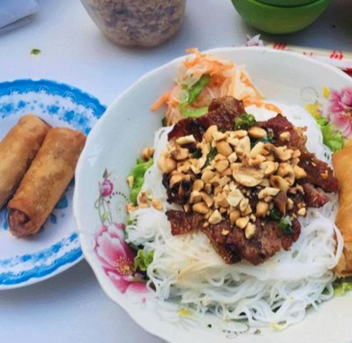 chi-ut-bun-thit-nuong-thanh-thai
