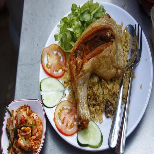 com-ga-anh-vy-ba-hat