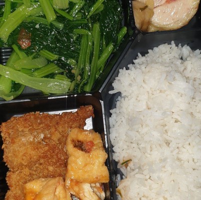 nha-hang-van-o-com-van-phong-trung-kinh