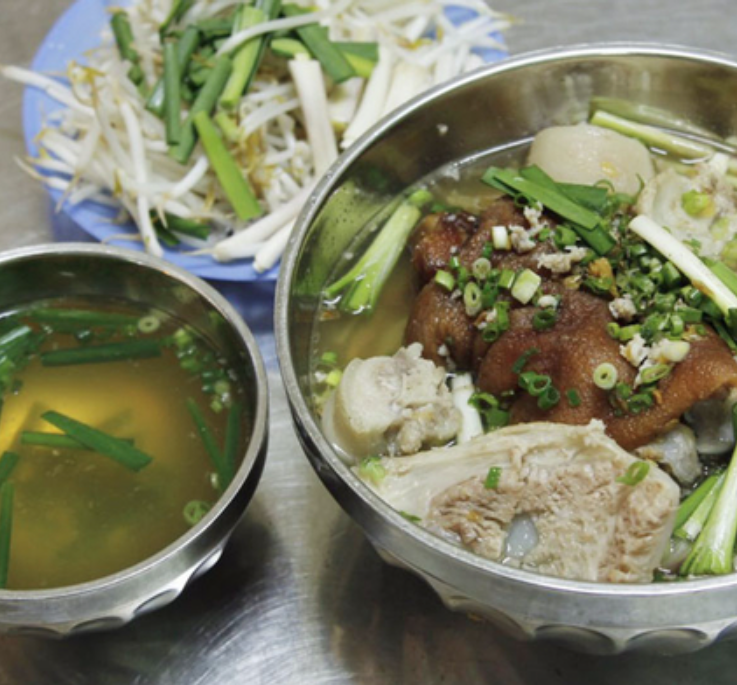 co-anh-hu-tieu-my-tho-bach-ang