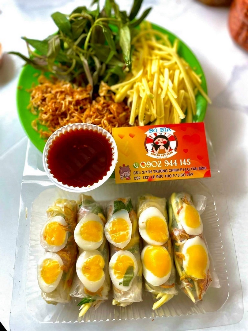 banh-trang-cuon-trung-long-ao-sot-bo