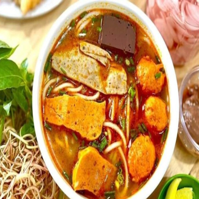 bun-bo-hue-o-hue-chinh-hieu-xuan-thuy