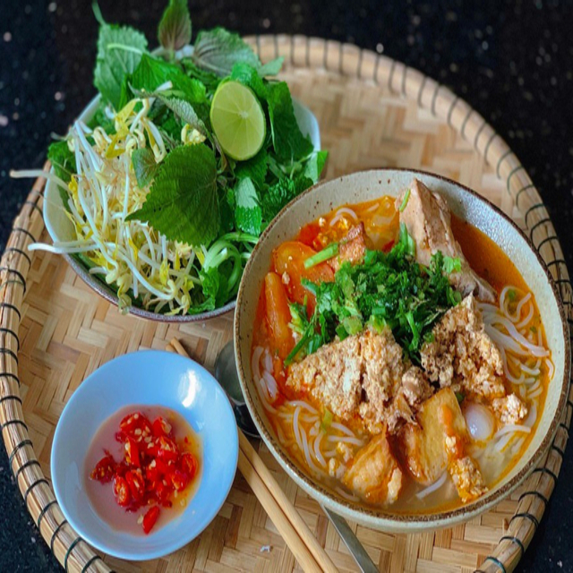bun-rieu-pho-co-hoang-quoc-viet