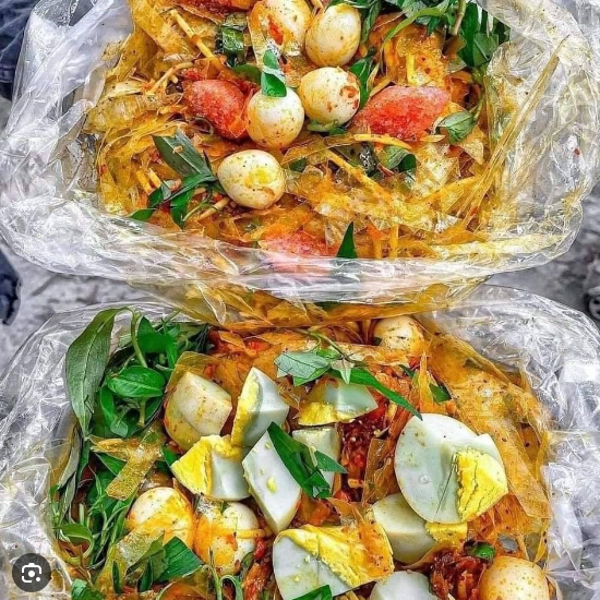 ponpon-banh-trang-tron-tran-xuan-soan