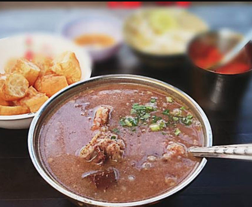 ngoc-lan-chao-long-banh-canh-tang-nhon-phu