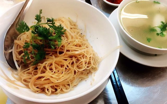 chi-thuy-hu-tieu-mi-thap-cam-hau-giang