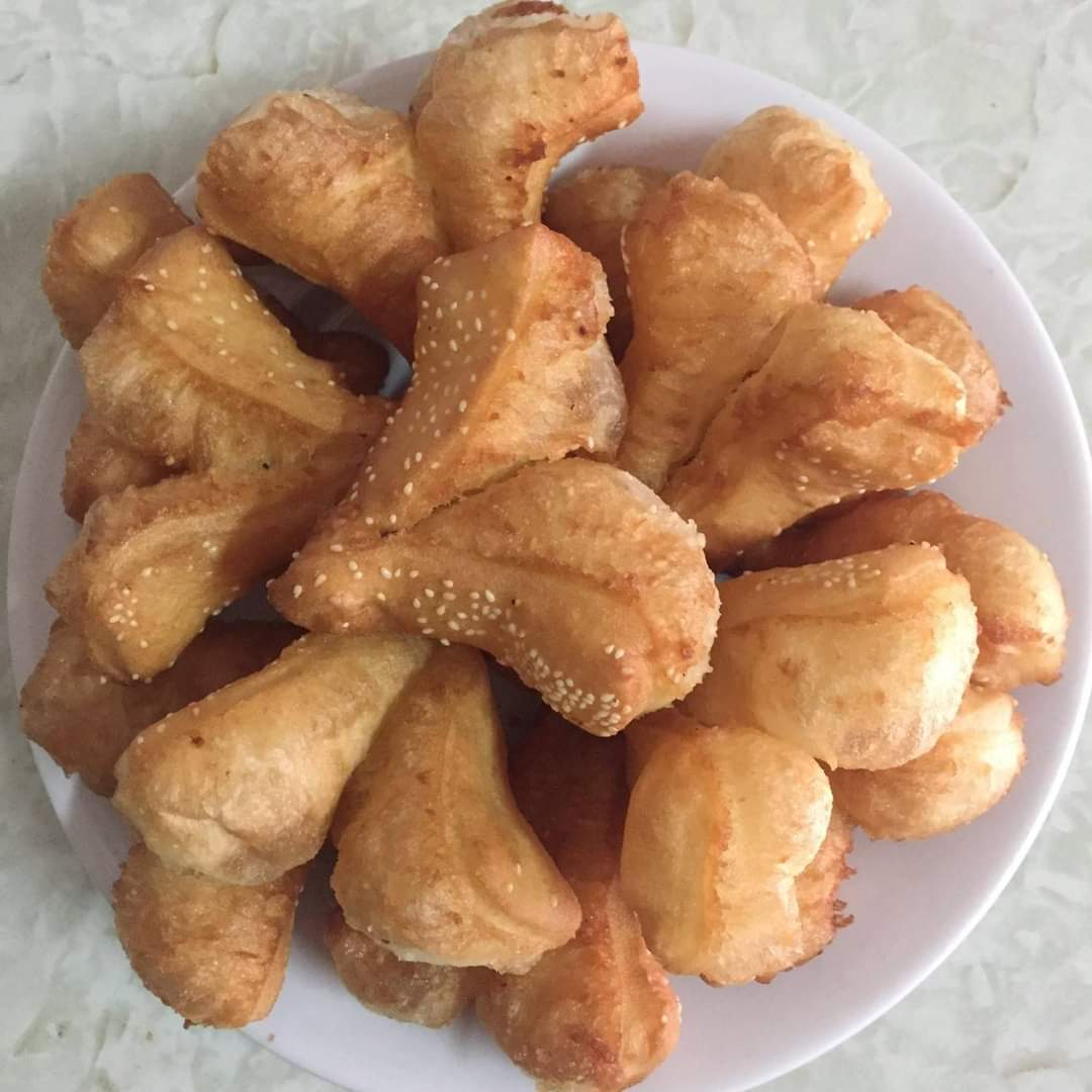 thanh-long-quan-banh-ui-ga-quay-pho-khuong-trung