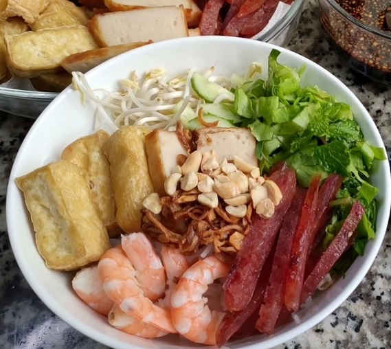 Bún-Nước-Tương-4B---Bành-Văn-Trân