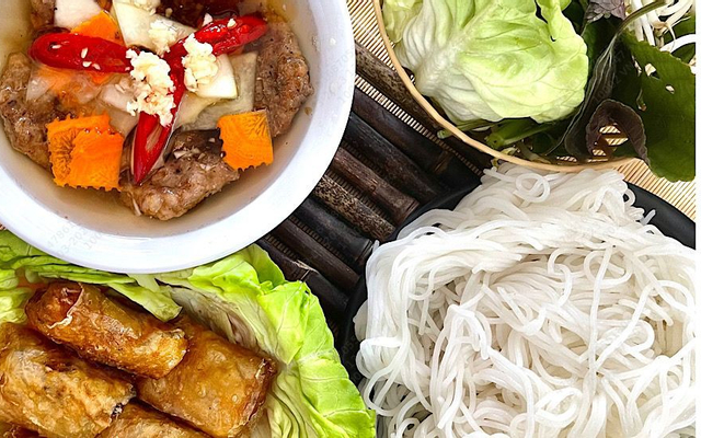 bun-cha-ha-noi-le-quang-inh