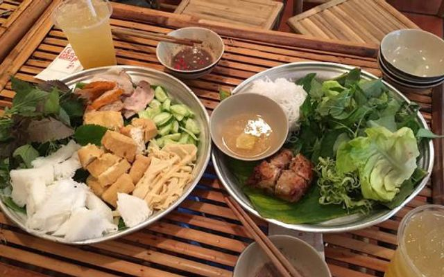 thanh-hang-bun-au-met-nguyen-hien