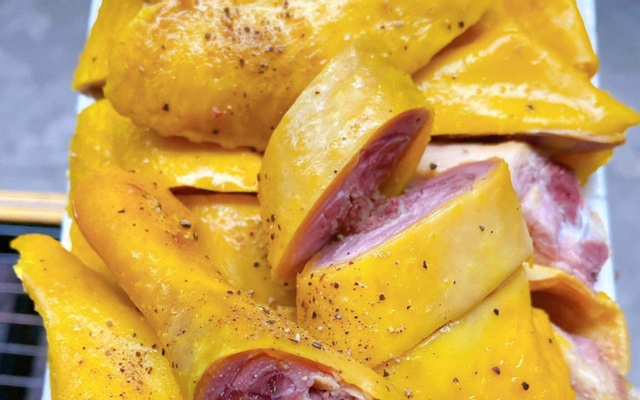 khuong-duy-ga-u-muoi-hoa-tieu-chan-ga-xa-tac-cau-dien