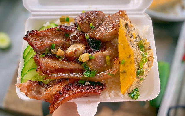 bao-bao-com-tam-mi-xao-quoc-lo-13-cu