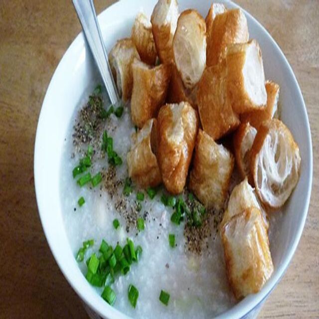 thu-ngan-chao-suon-hoang-hoa-tham